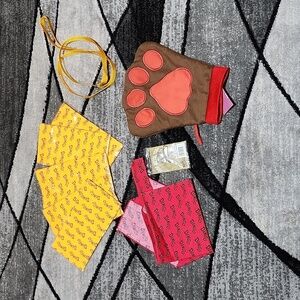 BRAND-NEW DOG BUNDLE BANDANAS METAL TAG WIPE PAWS MITT 🐾